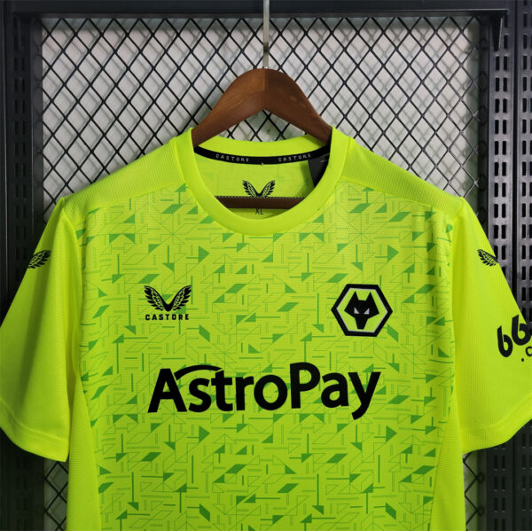 Wolves Goalkeeper Lime 23/24 - Image 2