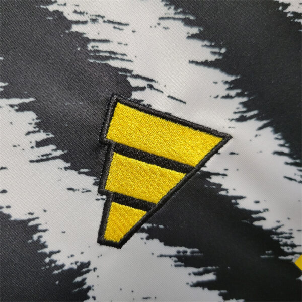Juventus Home 23/24 - Image 5