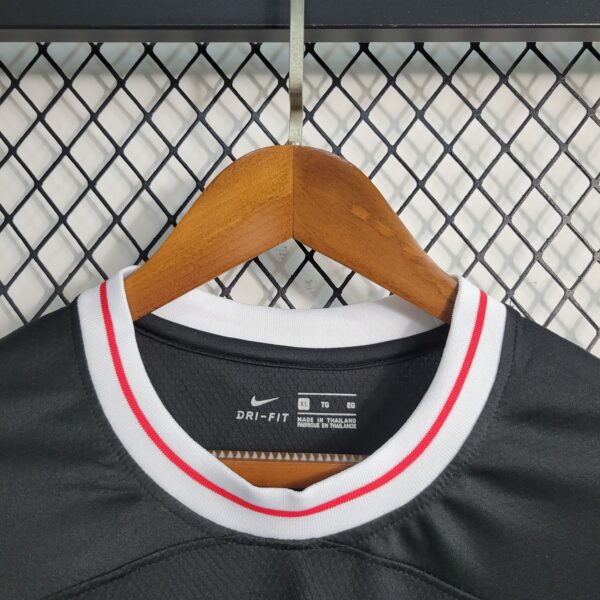 Eintracht Frankfurt Away 23/24 - Image 2
