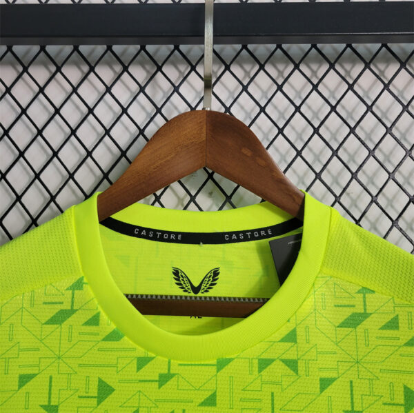 Wolves Goalkeeper Lime 23/24 - Image 7