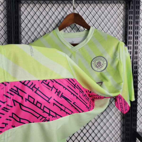 Man City Goalkeeper Lime 23/24 - Image 9