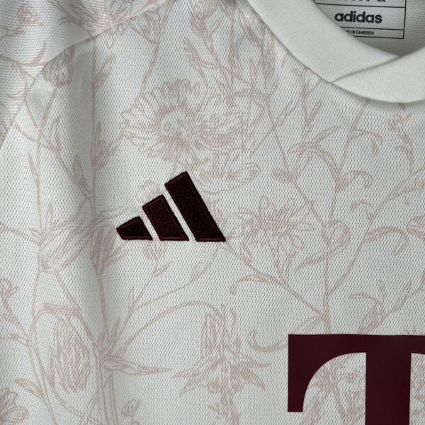 Bayern Munich Third 23/24 - Image 9