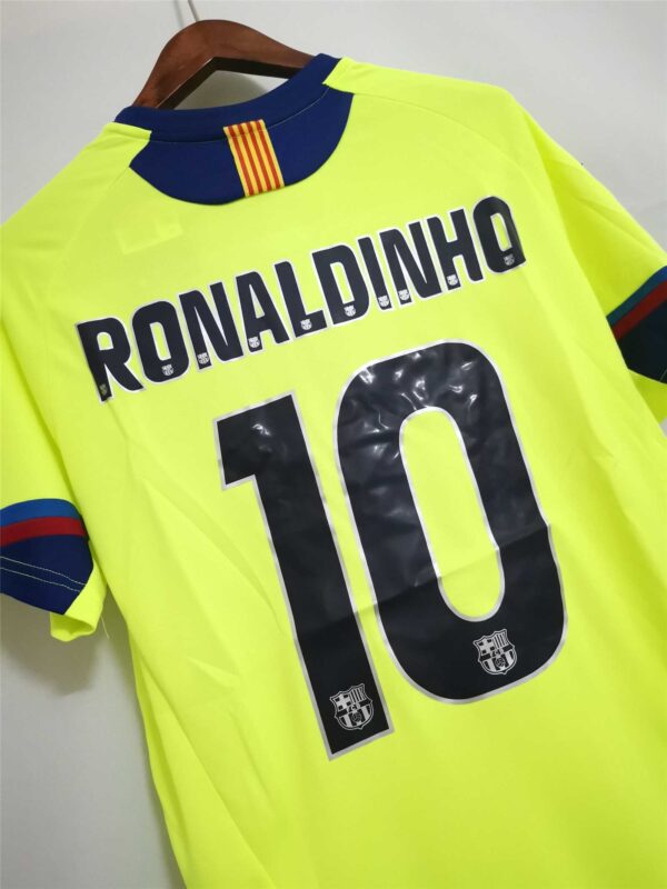 Barcelona Away 05/06 - Image 4