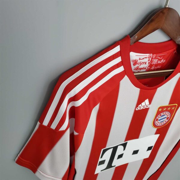 Bayern Munich Home 10/11 - Image 5