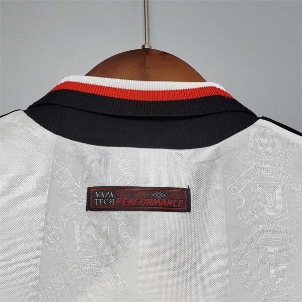 Man Utd Away 98/99 - Image 2