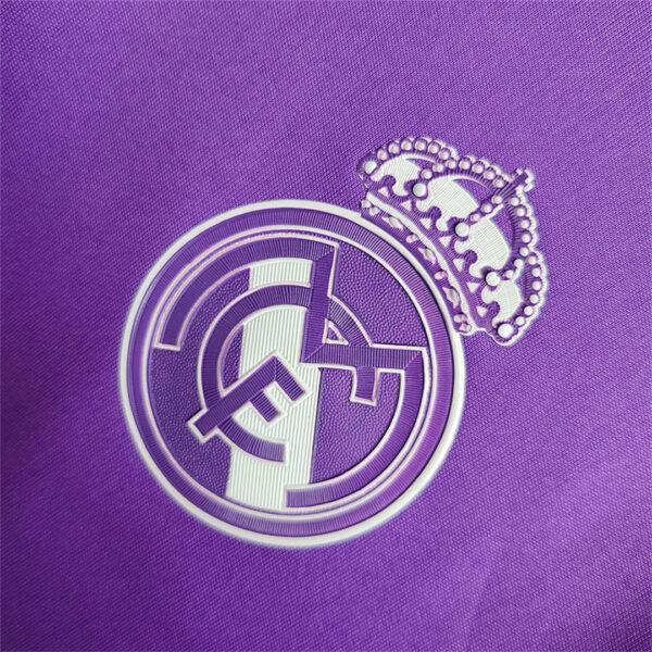 Real Madrid Away 17/18 - Image 6
