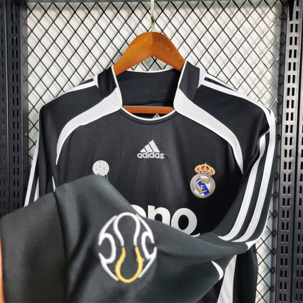 Real Madrid Away 06/07 - Long Sleeve - Image 5
