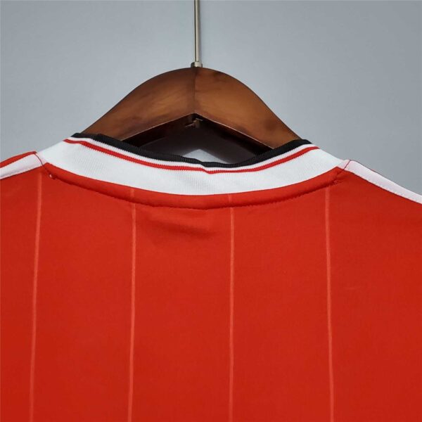 Man Utd Home 83/84 - Image 4