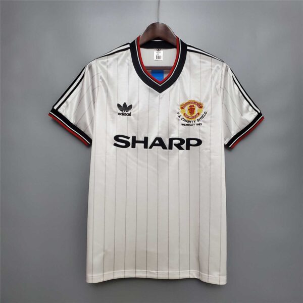 Man Utd Away 82/83
