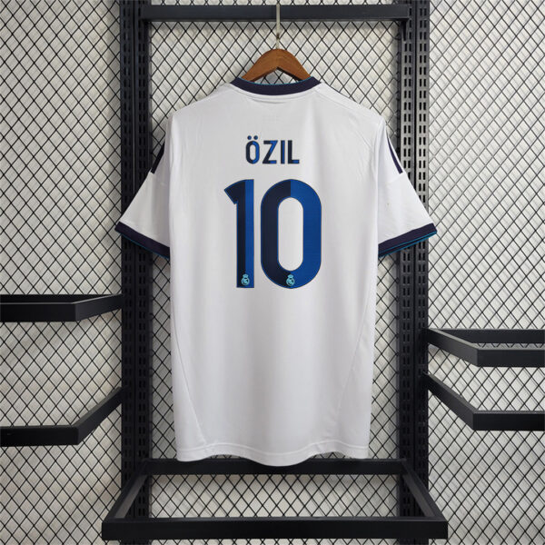 Real Madrid Home 12/13 - Image 4