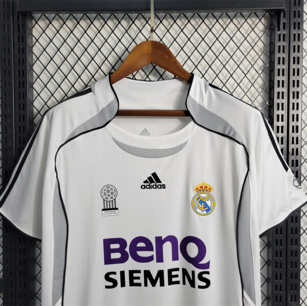 Real Madrid Home 06/07 - Image 9