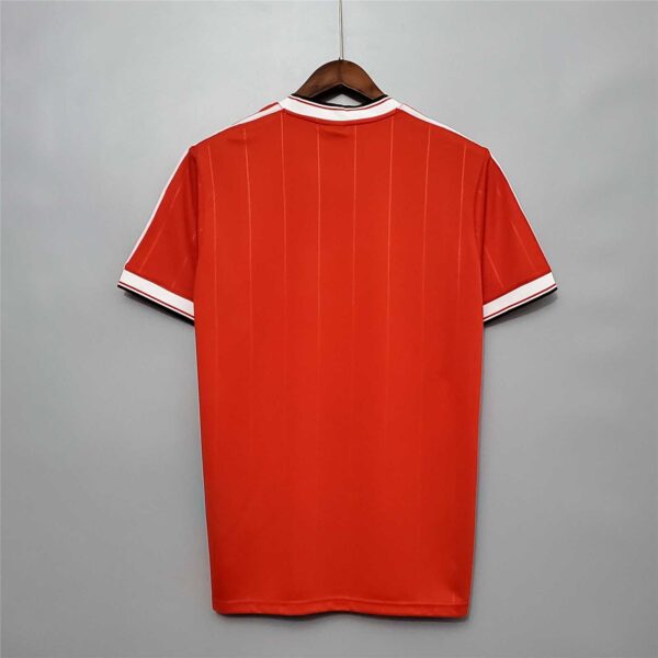 Man Utd Home 83/84 - Image 8