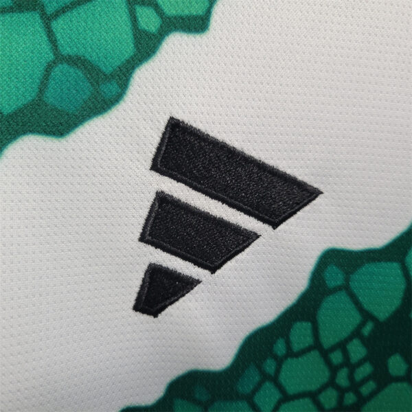 Celtic Home 23/24 - Image 10