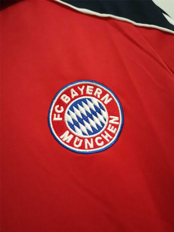 Bayern Munich Home 99/00 - Image 8