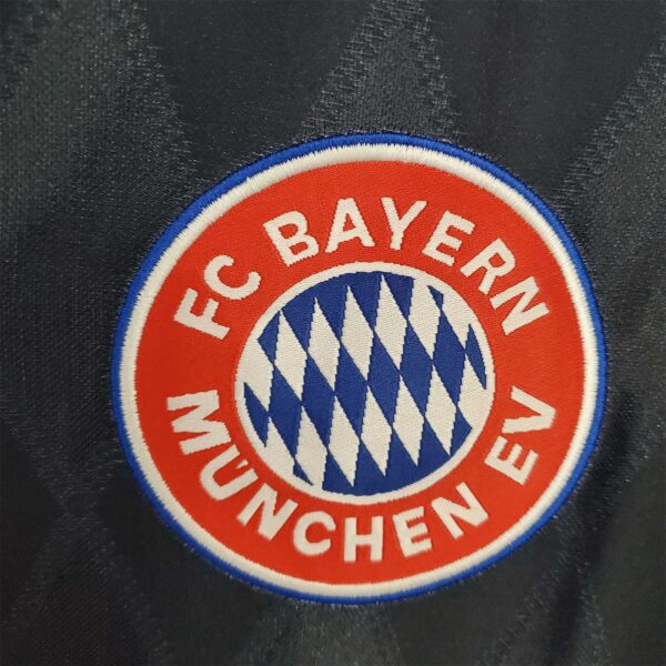 Bayern Munich Home 97/98 - Image 9