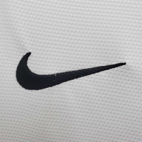 Man Utd Away 13/14 - Image 10