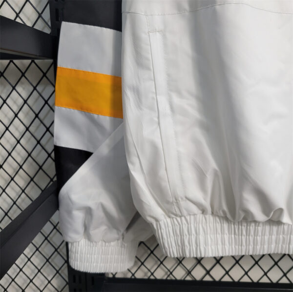 Juventus Windbreaker Half-Zip - Image 3