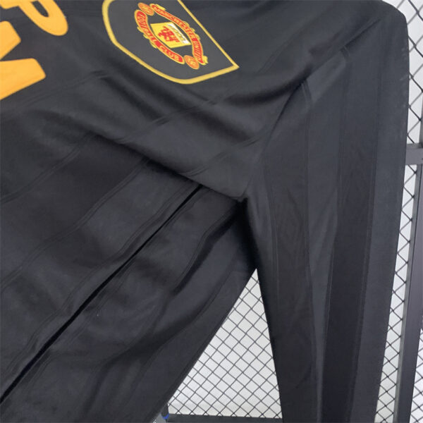 Man Utd Away 93/94 - Long Sleeve - Image 2