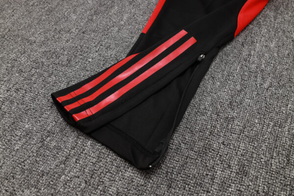 Man Utd Red/Black Half-Zip Tracksuit - Kids - Image 4