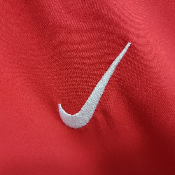 Man Utd Home 02-04 - Image 4