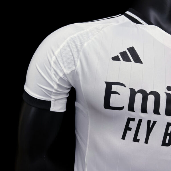Real Madrid Home 24/25 - Player Version - Image 5