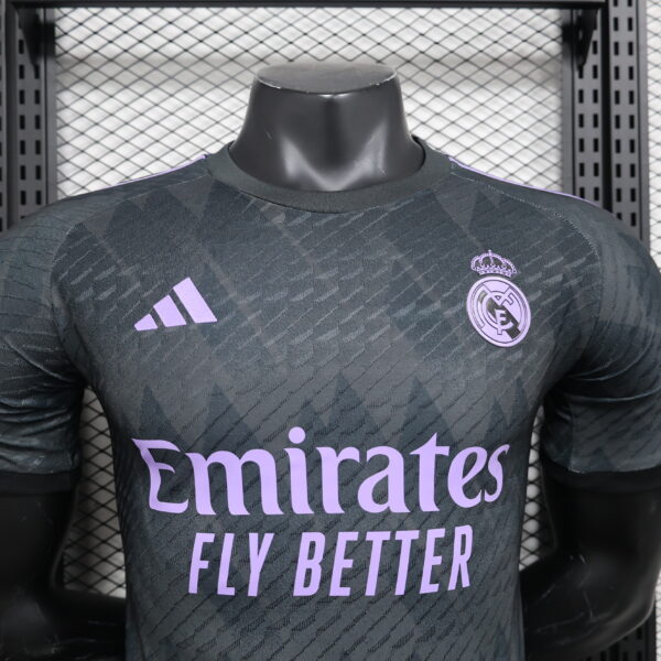 Real Madrid Special Edition Black/Purple 24/25 - Player Version - Image 4