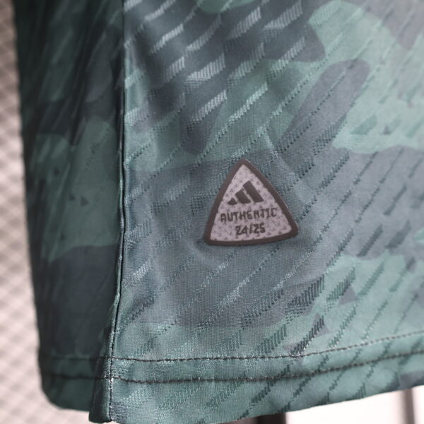 Rea Madrid Special Edition Camo 24/25 - Player Version - Image 6