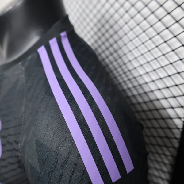 Real Madrid Special Edition Black/Purple 24/25 - Player Version - Image 9