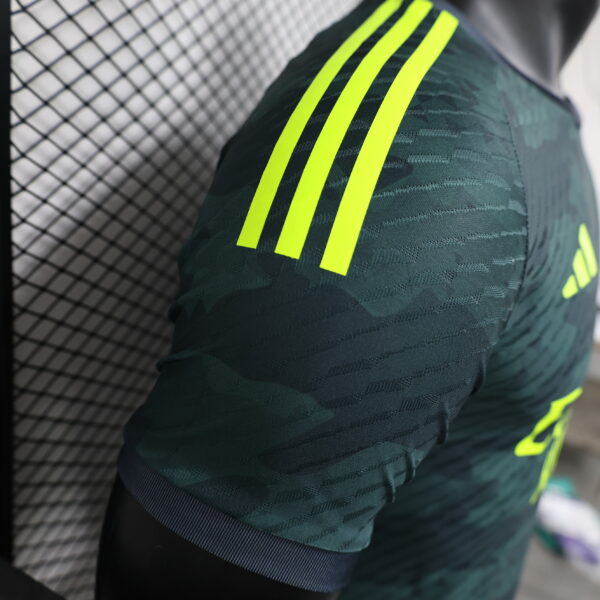 Rea Madrid Special Edition Camo 24/25 - Player Version - Image 8