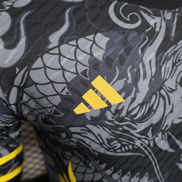 Real Madrid Dragon Grey/Yellow 24/25 - Player Version - Image 6