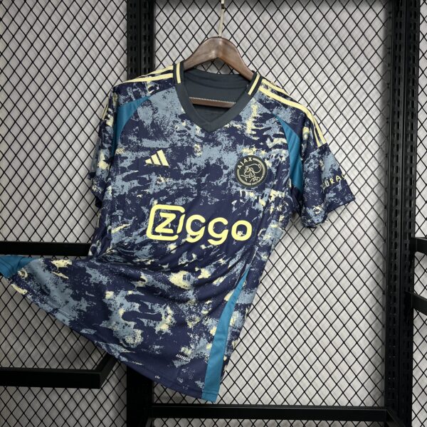 Ajax Away 24/25 - Image 3