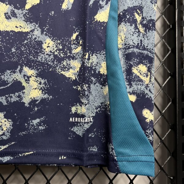 Ajax Away 24/25 - Image 7