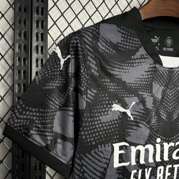 AC Milan Goalkeeper Black 24/25 - Image 3