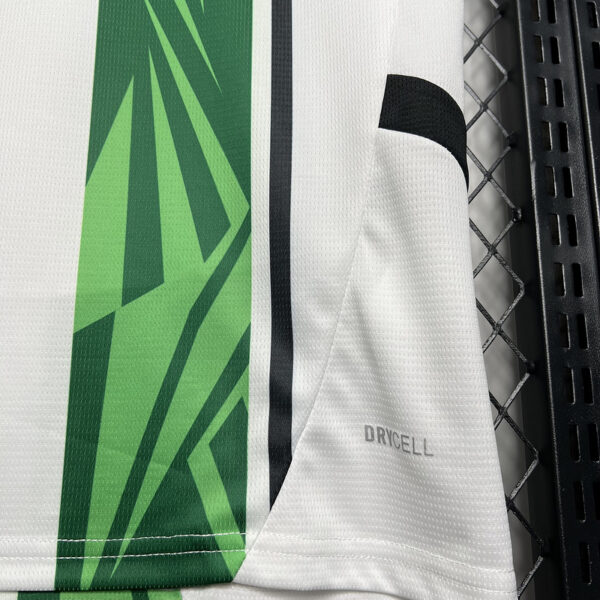 Borussia Monchengladbach Home 24/25 - Image 4