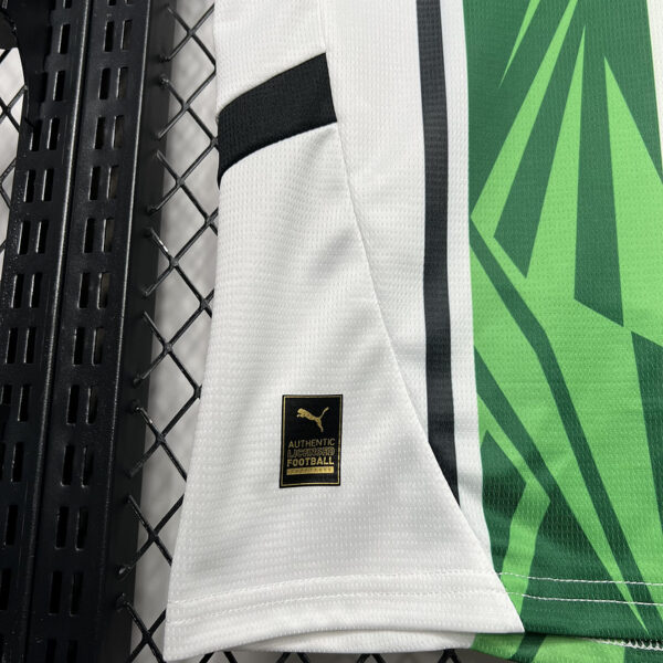 Borussia Monchengladbach Home 24/25 - Image 8