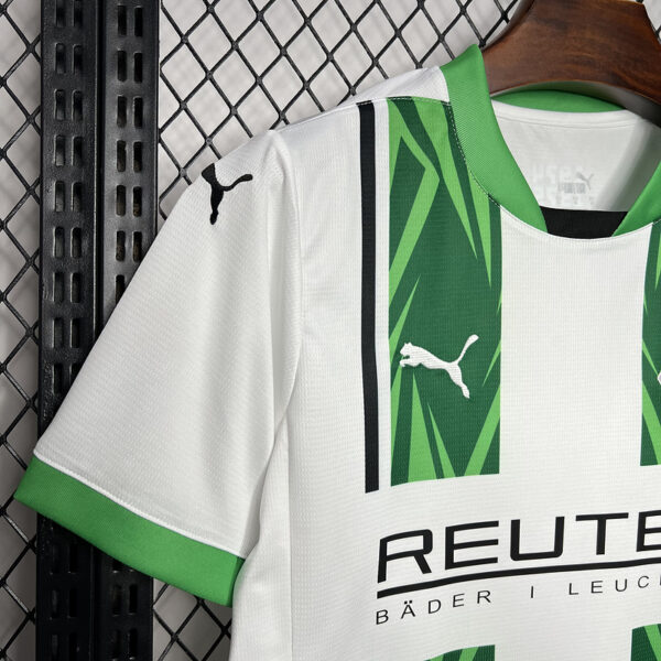 Borussia Monchengladbach Home 24/25 - Image 9