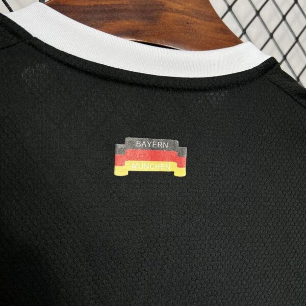 Bayern Munich Goalkeeper Black 24/25 - Image 4