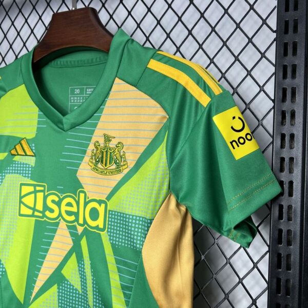 Newcastle Goalkeeper Green 24/25 - Kids - Image 4