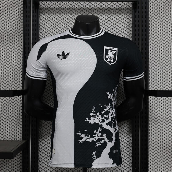 Japan Special Edition Black/White 24/25 - Player Version