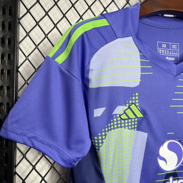 Man Utd Goalkeeper Blue 24/25 - Kids - Image 3