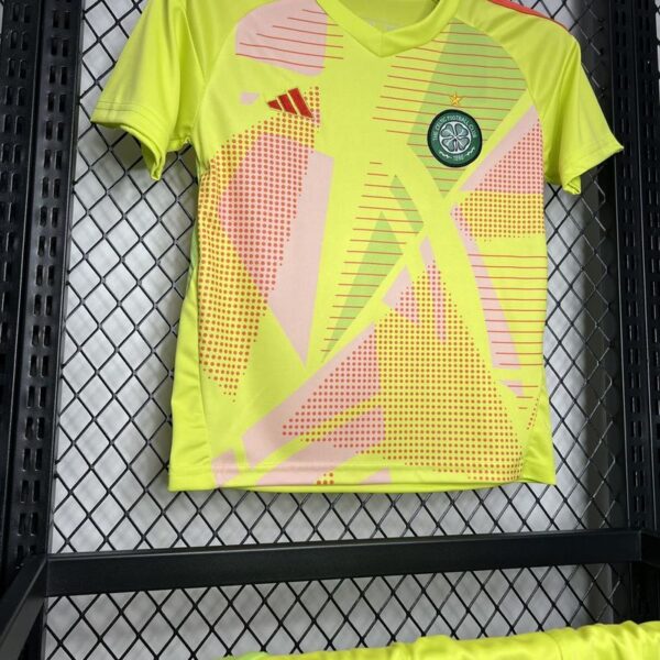 Celtic Goalkeeper 24/25 - Kids - Image 3