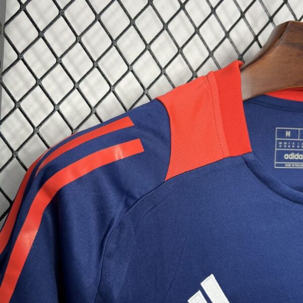 Man Utd Training Navy 24/25 - Image 4