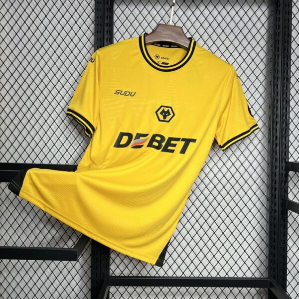 Wolves Home 24/25 - Image 8