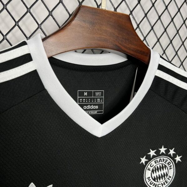 Bayern Munich Goalkeeper Black 24/25 - Image 7